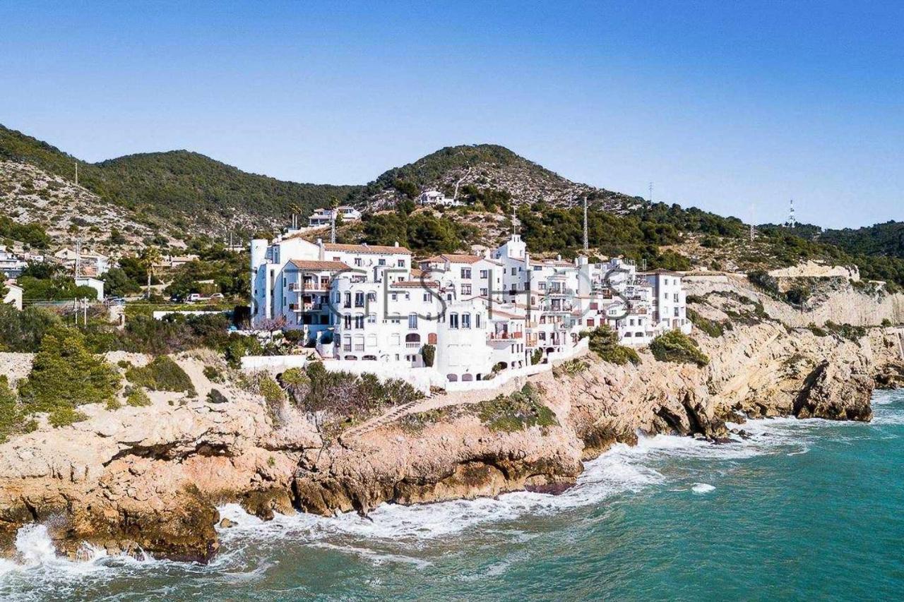 Alojate En Una Torre Sobre El Mar Apartment Ситжес Екстериор снимка