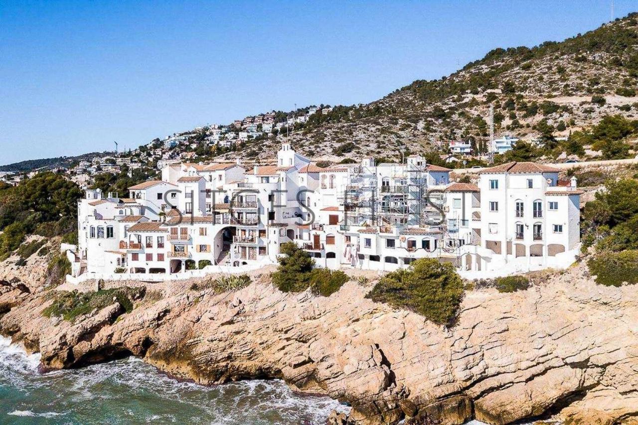 Alojate En Una Torre Sobre El Mar Apartment Ситжес Екстериор снимка